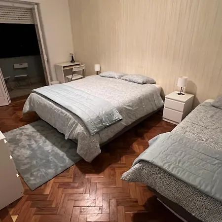 Проживання в сім'ї Only 3 People Center Of Лісабон