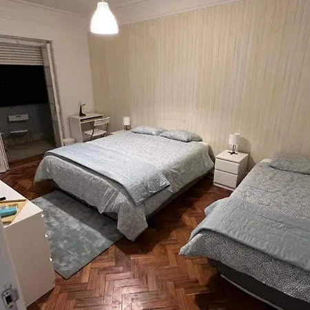 Only 3 People Center Of