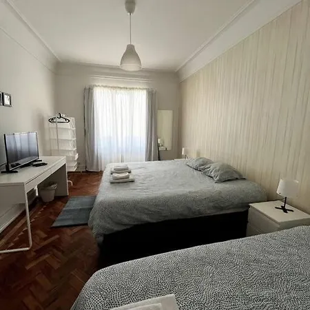 Only 3 People Center Of *