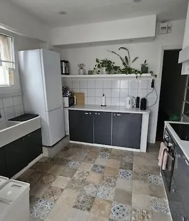 Only 3 People Center Of * Lisbon