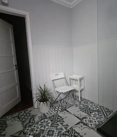 Only 3 People Center Of Homestay Lisbon