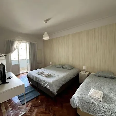 Only 3 People Center Of * Lisboa